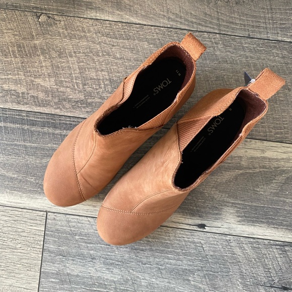 NWT Toms Suede Booties Kelsey Tan Oiled Nubuck Leather Wedges Classic Size 11 - Picture 2 of 15